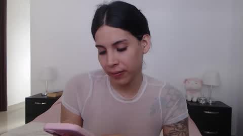 sararoussee online show from June 8, 4:52 pm