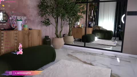 Serene Sophiex online show from September 28, 8:18 pm