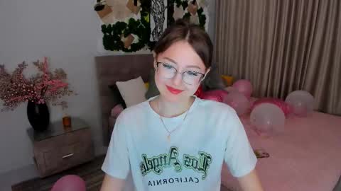 Ophelia online show from February 25, 4:57 pm