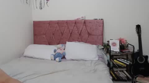 Snapshot of serenity_crystal chatting on March 11, 11:04 pm serenity_crystal online show from March 11, 11:04 pm