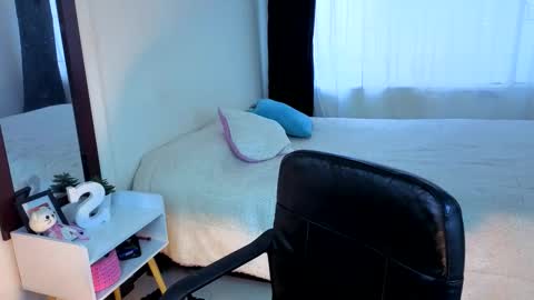 Snapshot of serenna_se chatting on October 2, 10:08 pm Serenna Cruz online show from October 2, 10:08 pm