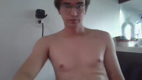Snapshot of servandomier chatting on October 12, 11:50 pm mier online show from October 12, 11:50 pm