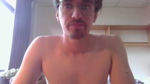 Snapshot of servandomier chatting on February 26, 2:27 pm mier online show from February 26, 2:27 pm