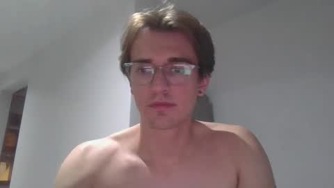 Snapshot of servandomier chatting on October 22, 4:26 am mier online show from October 22, 4:26 am