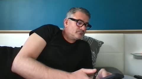 sesamechris92 online show from April 13, 10:30 am