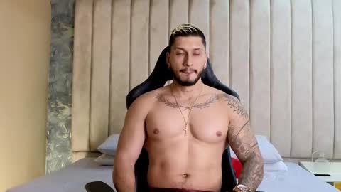 Snapshot of seth_vega_ chatting on February 17, 7:01 pm HEY IM SETH online show from February 17, 7:01 pm