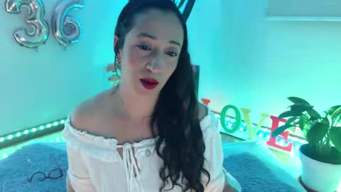 Snapshot of seuctive_woman57 chatting on September 18, 1:20 am samy online show from September 18, 1:20 am