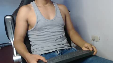 Snapshot of sexatlexx chatting on January 22, 10:50 am arnold online show from January 22, 10:50 am
