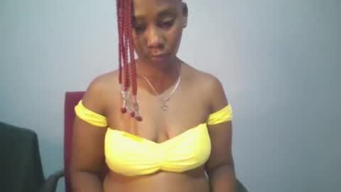 Snapshot of sexie_curvie chatting on March 3, 4:03 am Maggie online show from March 3, 4:03 am