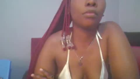 Snapshot of sexie_curvie chatting on March 3, 10:28 am Maggie online show from March 3, 10:28 am