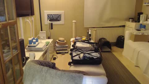 Snapshot of sexlobo1 chatting on December 7, 6:54 pm Sexlobo online show from December 7, 6:54 pm