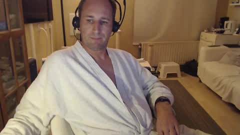 Snapshot of sexlobo1 chatting on January 9, 12:35 am Sexlobo online show from January 9, 12:35 am