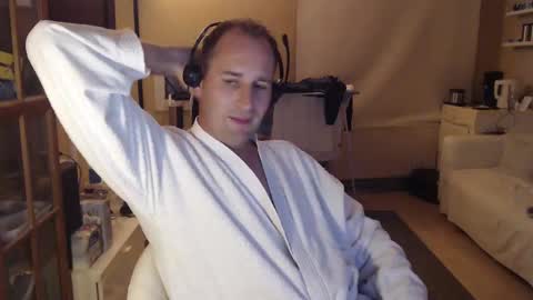 Snapshot of sexlobo1 chatting on February 2, 12:40 am Sexlobo online show from February 2, 12:40 am