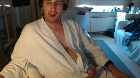 Snapshot of sexlobo1 chatting on March 8, 4:39 pm Sexlobo online show from March 8, 4:39 pm