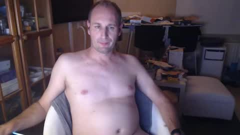 Snapshot of sexlobo1 chatting on October 15, 3:32 am Sexlobo online show from October 15, 3:32 am