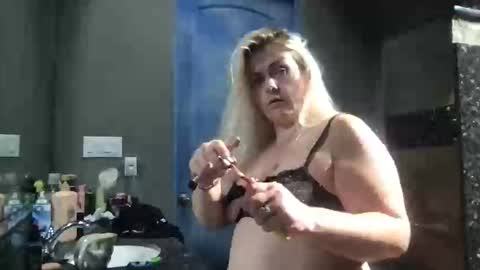 Snapshot of sexo_freak chatting on October 12, 7:38 pm DEAD-SEXY online show from October 12, 7:38 pm