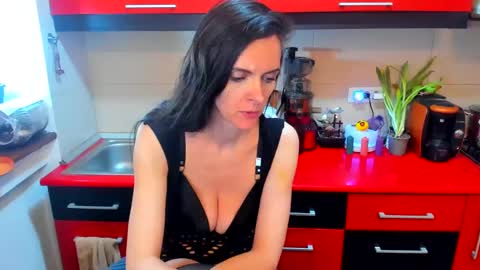 sexqueen1111 online show from March 11, 5:46 am