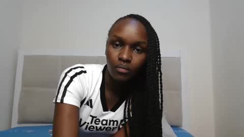 Snapshot of sexxymaya25 chatting on October 19, 5:06 pm maya online show from October 19, 5:06 pm