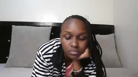 Snapshot of sexxymaya25 chatting on October 12, 5:15 pm maya online show from October 12, 5:15 pm