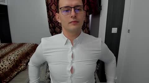 Sexxymuscles4U online show from February 24, 9:00 am