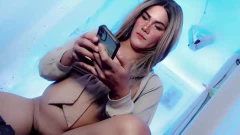 Haley Blaire online show from April 11, 3:00 am