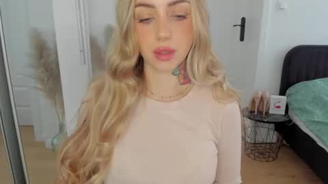 Snapshot of sexy_coralie chatting on September 27, 11:19 am C o r a l i e online show from September 27, 11:19 am