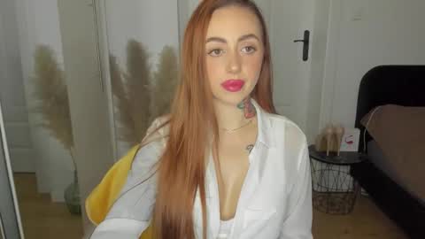 C o r a l i e online show from November 24, 3:22 pm