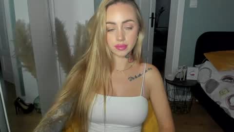 C o r a l i e online show from June 29, 1:33 pm