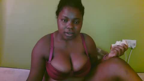 Snapshot of sexy_divana chatting on February 11, 8:48 am sexy_divana online show from February 11, 8:48 am