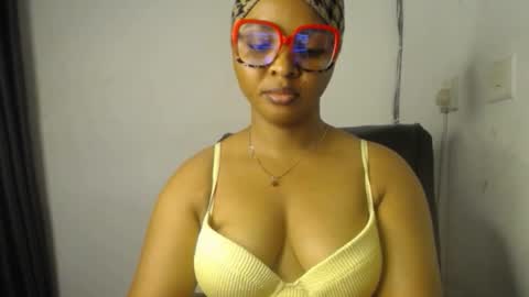 Clara online show from February 11, 7:50 pm