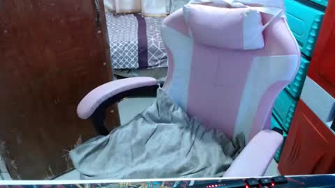 Snapshot of sexy_jowel chatting on October 25, 9:52 am jowela online show from October 25, 9:52 am