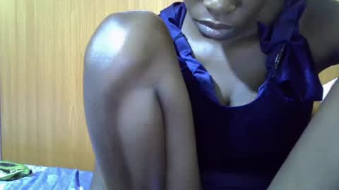 Snapshot of sexy_leila3 chatting on February 15, 10:42 pm kayla online show from February 15, 10:42 pm
