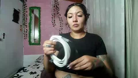 sexy lolas online show from February 17, 11:48 pm