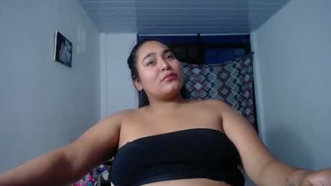 Snapshot of sexy_love_15 chatting on October 20, 12:04 am SIRENA LOVE online show from October 20, 12:04 am