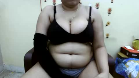 sexy_mandakini online show from May 15, 4:32 am