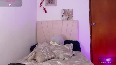 Snapshot of sexy_men350 chatting on February 27, 4:24 am Emily online show from February 27, 4:24 am
