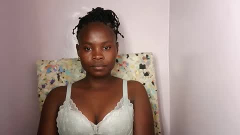 Molyne online show from February 8, 7:39 pm