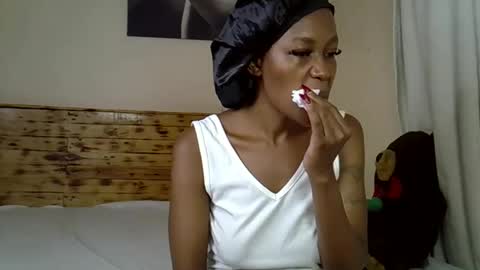 SEXY MOMAH online show from March 21, 8:19 am