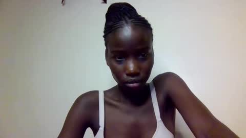 Snapshot of sexy_petittie chatting on October 16, 9:20 am sexy_petittie online show from October 16, 9:20 am