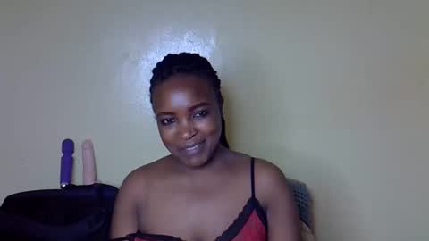 Snapshot of sexy_sazii chatting on October 18, 7:07 pm sexy_sazii online show from October 18, 7:07 pm