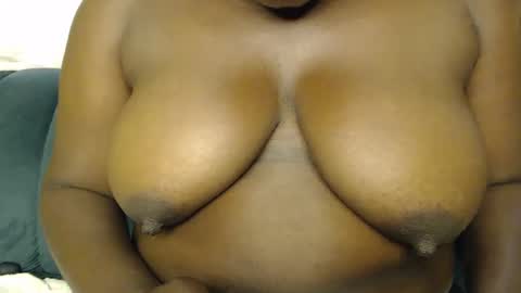 sexy_serena_ online show from January 3, 1:35 pm