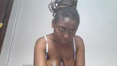 Snapshot of sexy_shanice chatting on October 8, 10:54 am Sexy shanice online show from October 8, 10:54 am