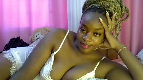 laura online show from April 3, 8:54 am