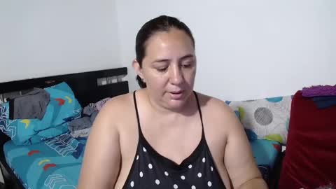 Snapshot of sexy_ticki chatting on February 5, 2:08 am janel online show from February 5, 2:08 am