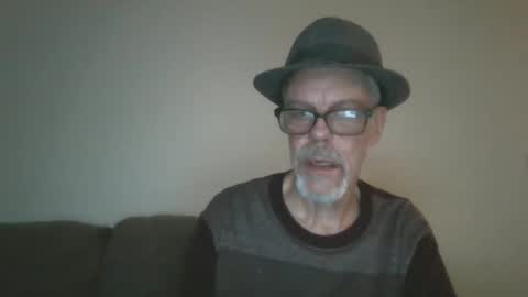 Snapshot of sexy_white_daddy chatting on February 28, 3:48 am Daddy online show from February 28, 3:48 am