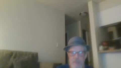 Snapshot of sexy_white_daddy chatting on February 27, 8:02 am Daddy online show from February 27, 8:02 am