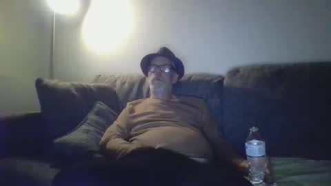Snapshot of sexy_white_daddy chatting on March 10, 12:17 pm Daddy online show from March 10, 12:17 pm