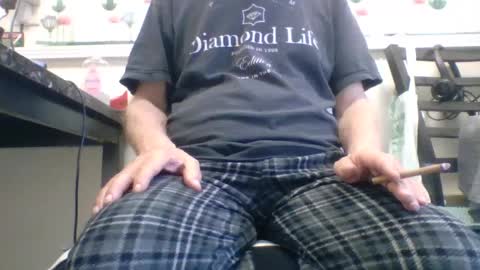 Snapshot of sexy_white_daddy chatting on October 6, 8:15 pm Daddy online show from October 6, 8:15 pm