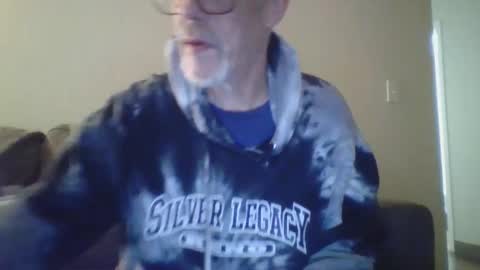 Snapshot of sexy_white_daddy chatting on March 7, 4:23 am Daddy online show from March 7, 4:23 am