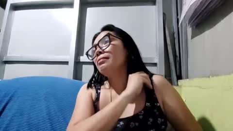 sexyathena29 online show from April 12, 12:42 pm